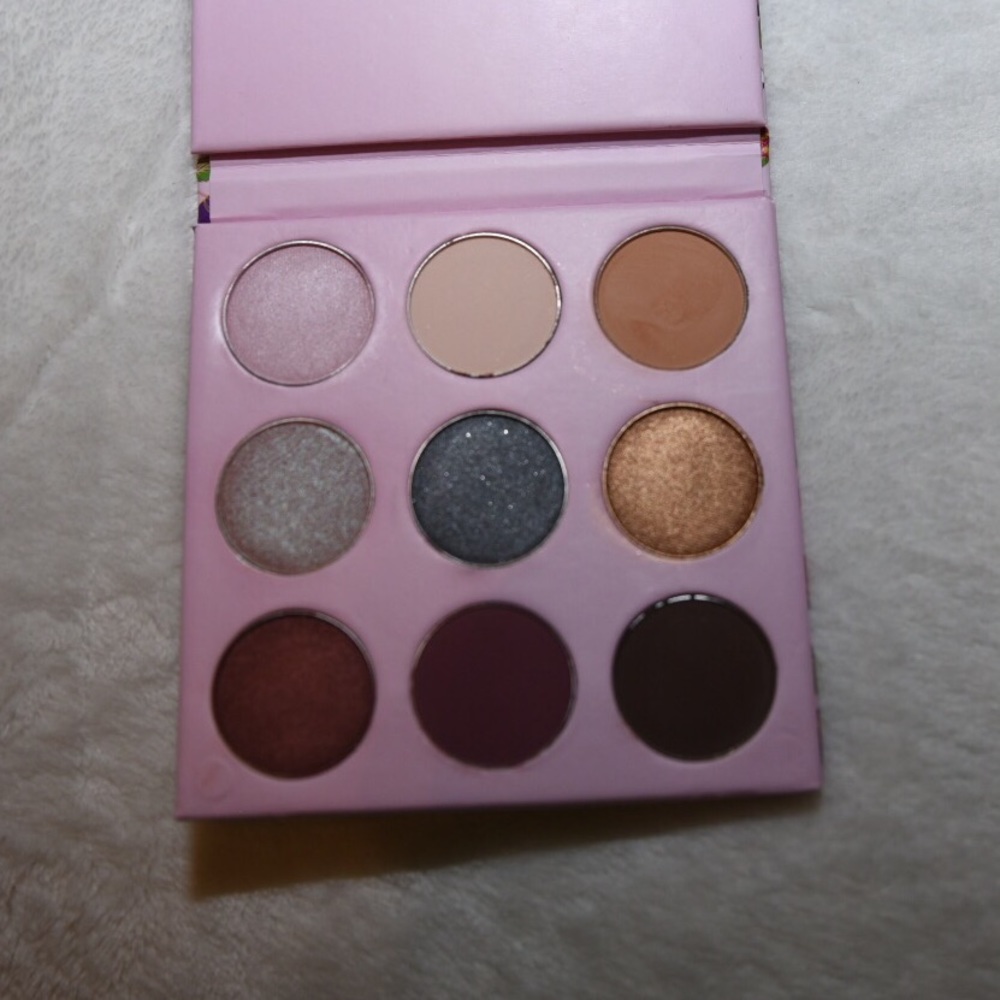 Winkylux eyeshadow palette